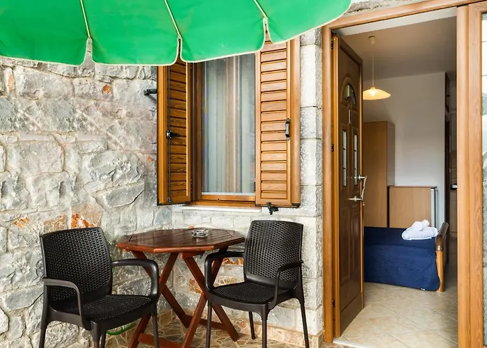 Casa de hóspedes Vrahos - O βραχοσ Agios Nikolaos (Mani)